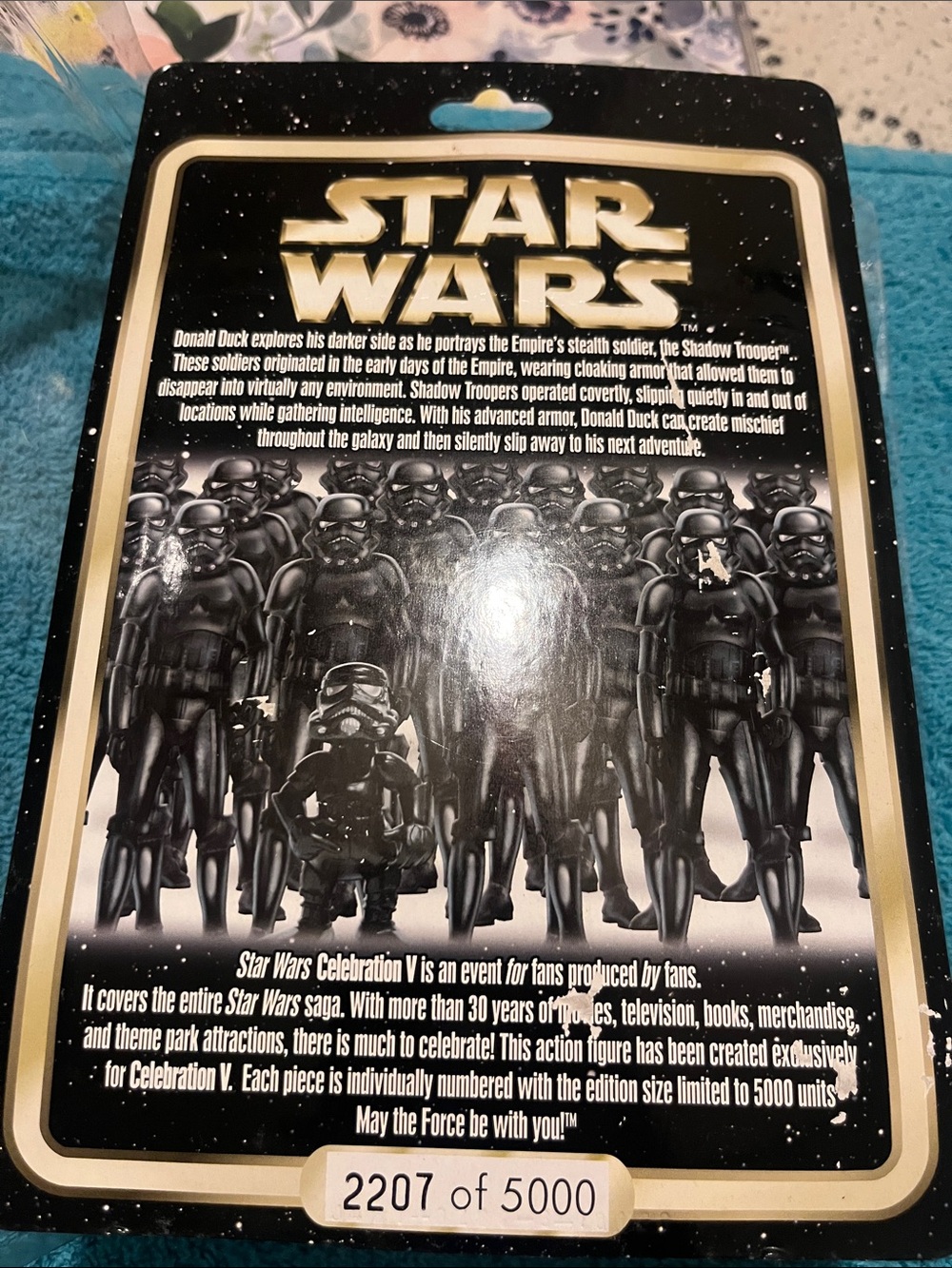 Star Wars Limited no.Donald Duck Shadow Trooper Figure - Black with Gold Accent - Picture 3 of 3